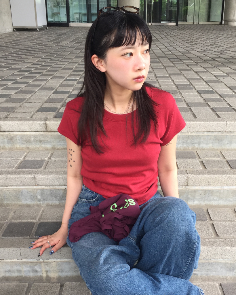 セミクロップドキャップスリーブTシャツ