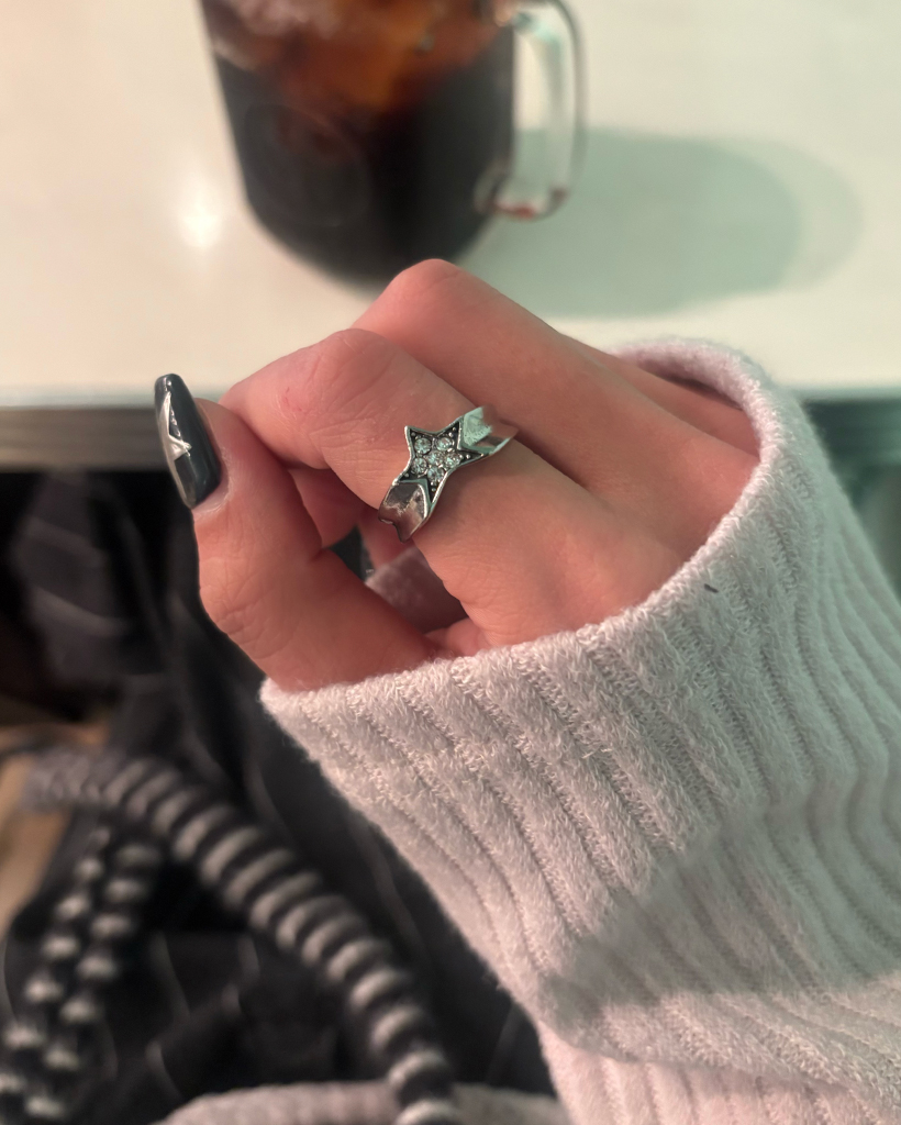 ブラックスターストーンシルバーリング