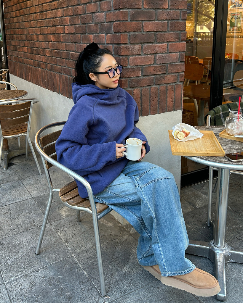 （ユニセックス）アシメントリージップネックフリースパーカー