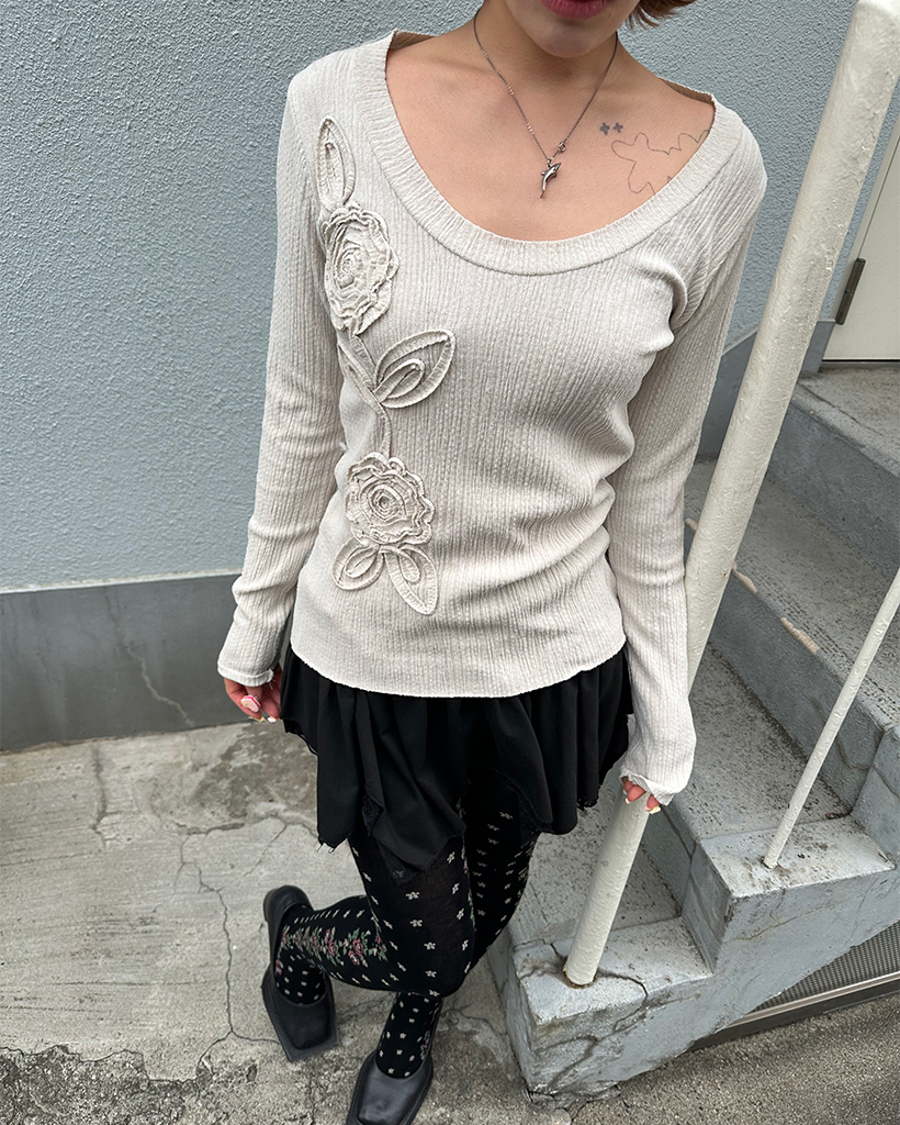 グラスネックフラワーリブパイルロングTシャツ