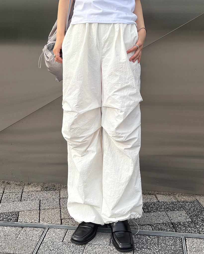 HIROMU TAKAHARA ROEN/ストレッチパラシュートパンツ/白/ HIROMU TAKAHARA ROEN/ストレッチパラシュートパンツ/白/ - メルカリ