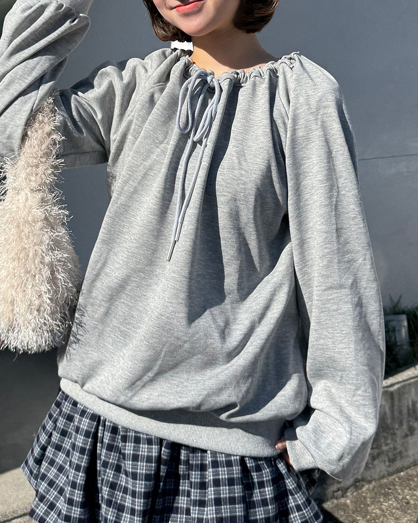 ドローストリングネックプルオーバー