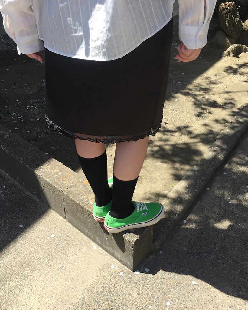 リボンスカラップレースヘムサテンスカート