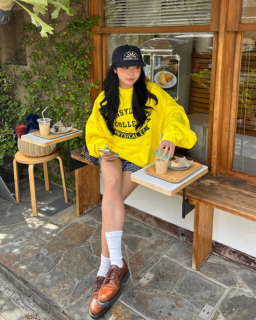 （ユニセックス）ドロップショルダーオーバーサイズスウェットTシャツ