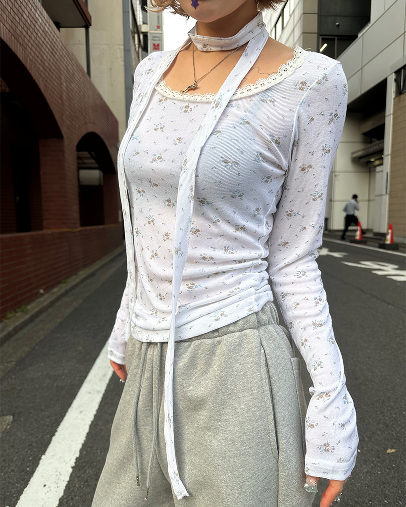 タイセットレースジュエルネックミニフラワーリブロングTシャツ