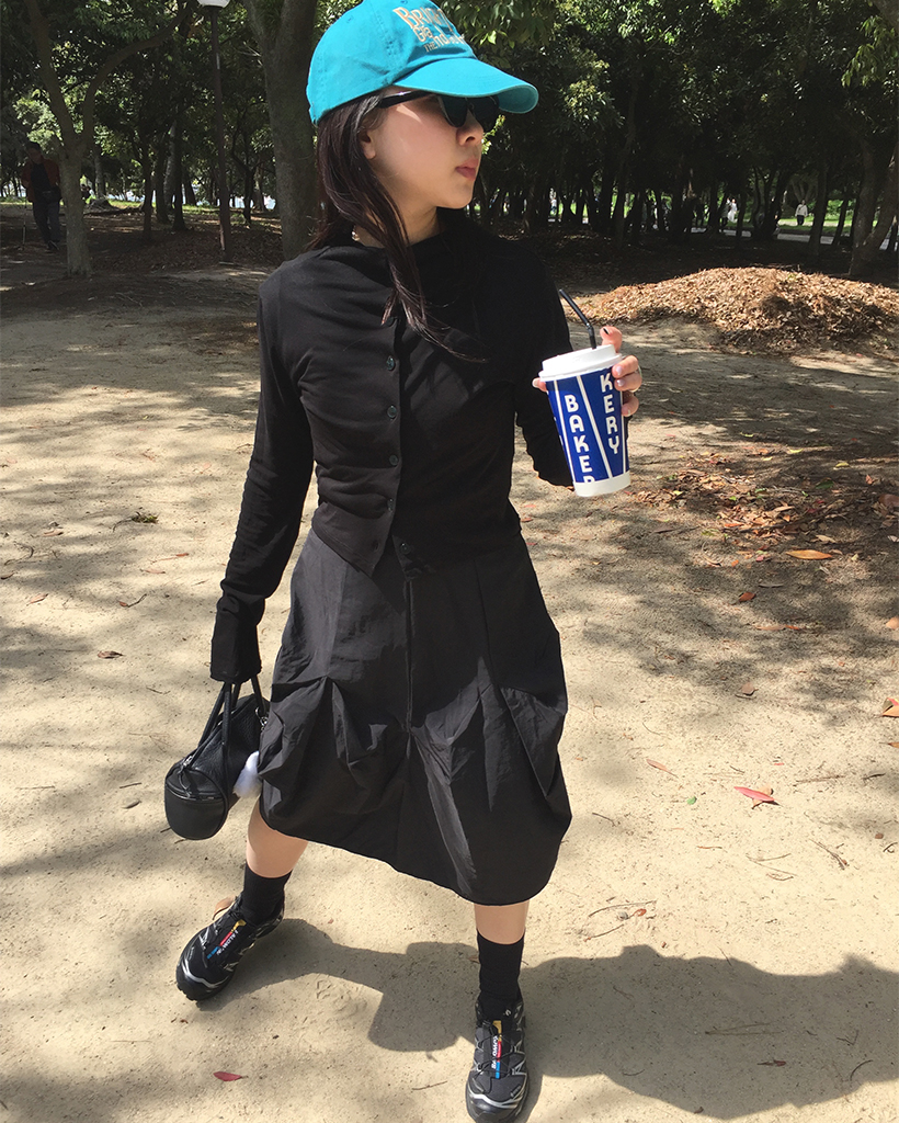 ユニークタックナイロンスカート