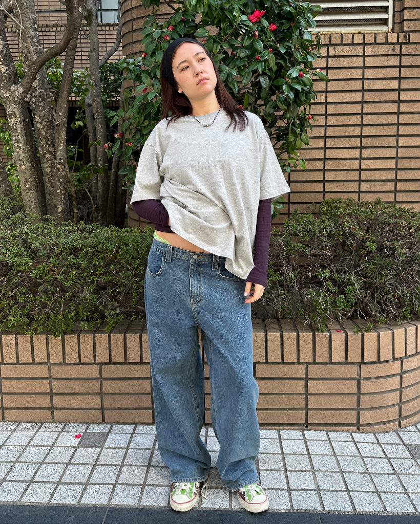 （ユニセックス）バックスタンプレタリングハーフTシャツ