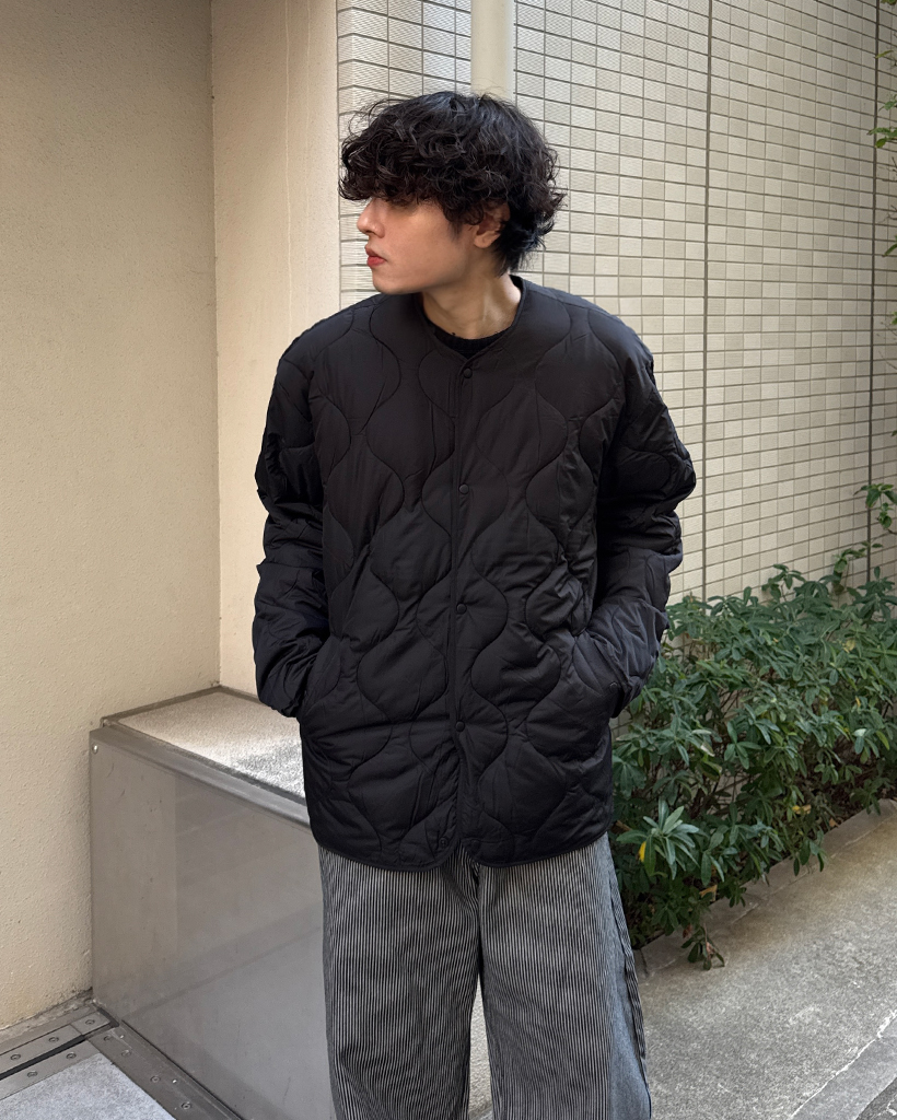 （ユニセックス）ユニークキルティングウェイロンダウンジャケット