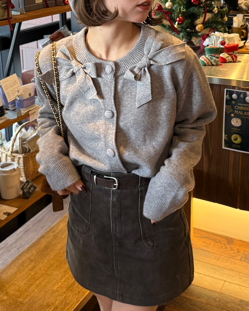 ダブルリボンネッククルミボタンカーディガン