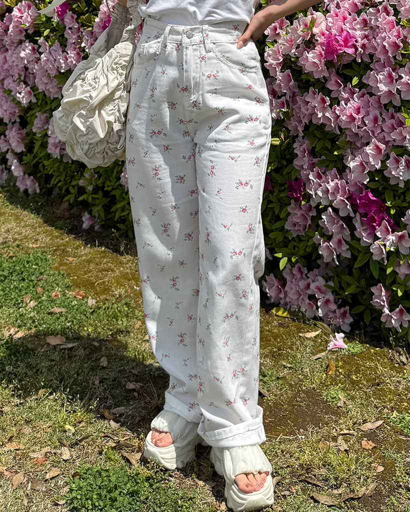 セザンヌ コットン混紡 フラワープリント ストレート パンツ オムレットフラワープリント ストレートパンツ | maison
