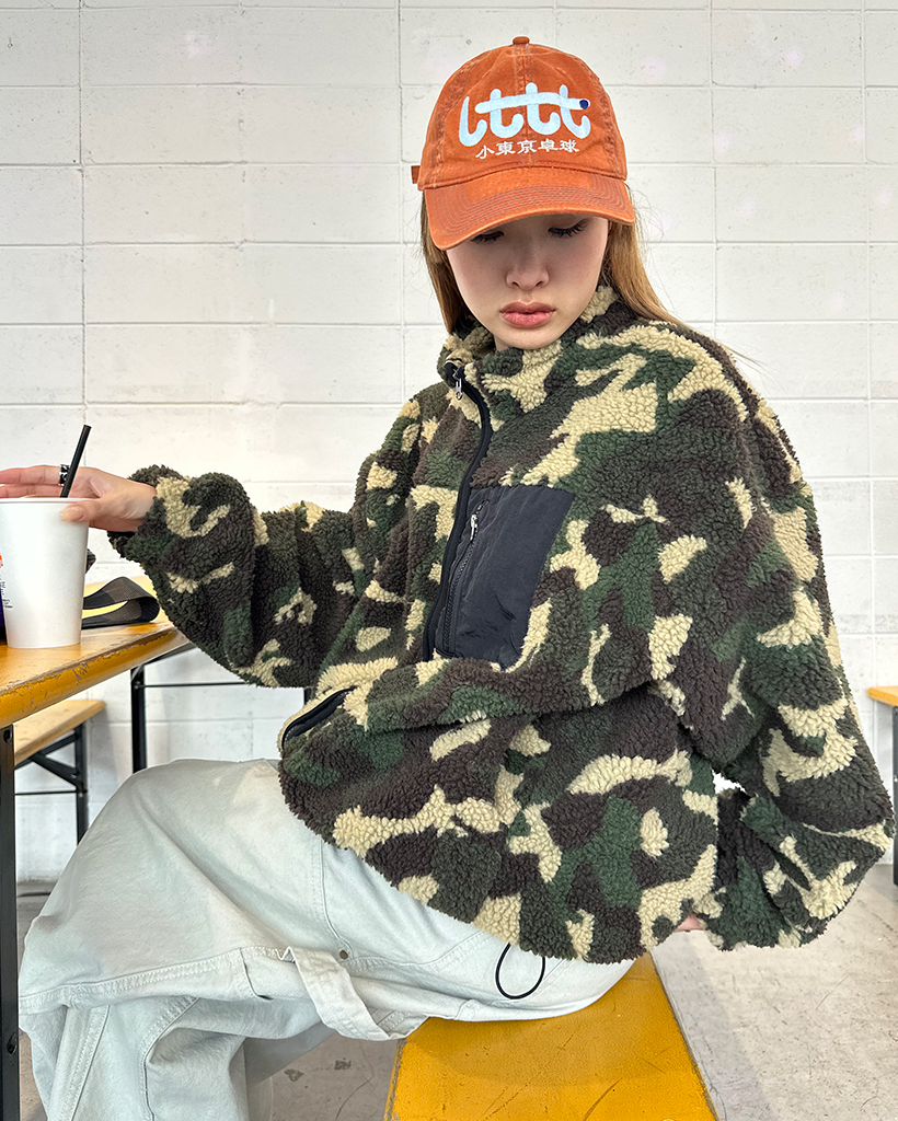 （ユニセックス）カモフラバストスクエアポケットボアブルゾン