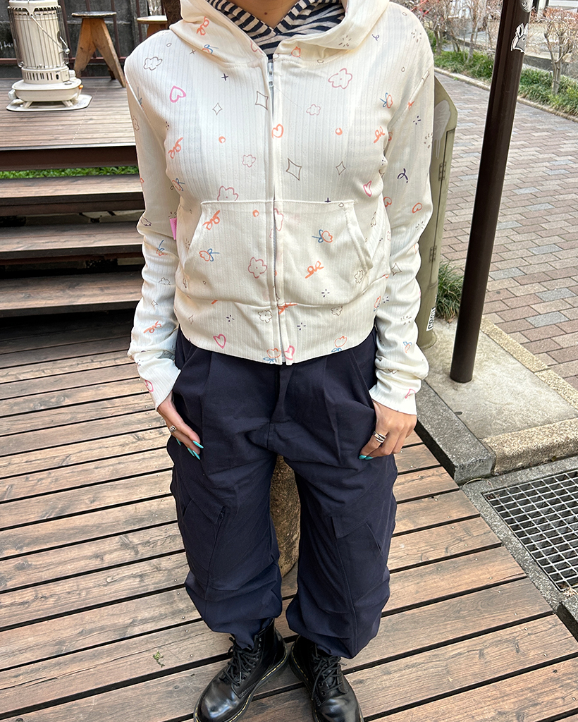 グラフィティサーマルドジップアップパーカー