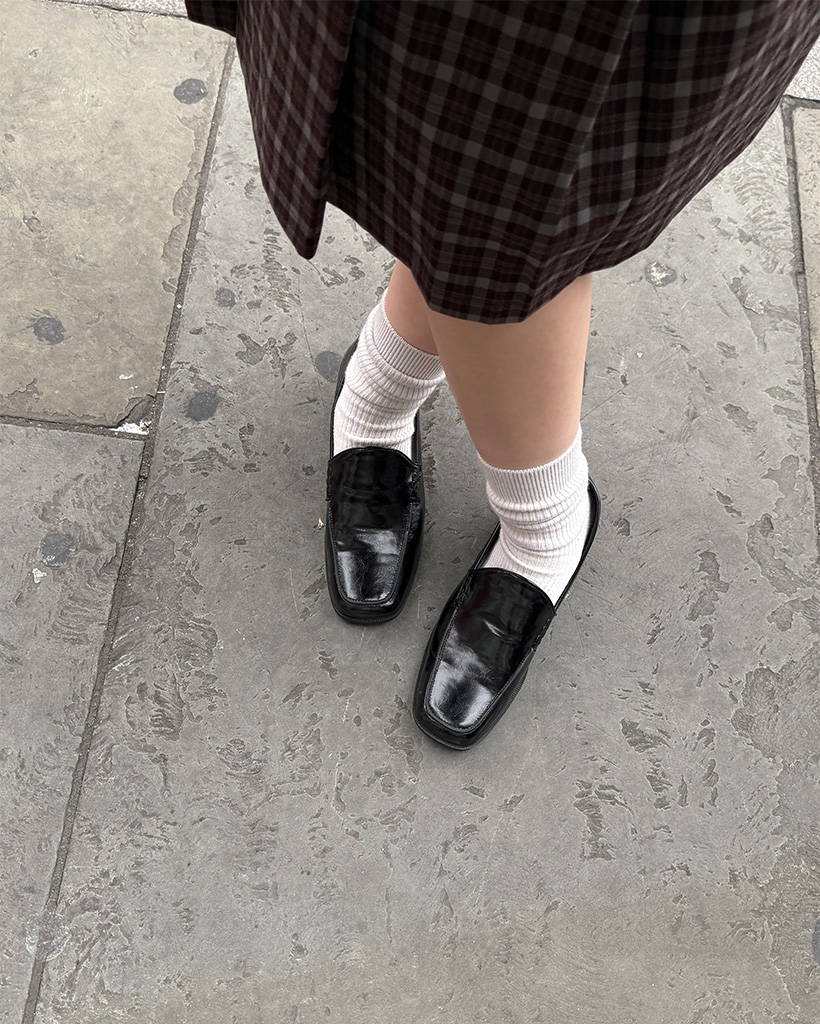 スクエアトゥーブーツローファーレザーcostume national homme クラシックな型をスクウェアトウに FOOT THE COACHER新作2型発売