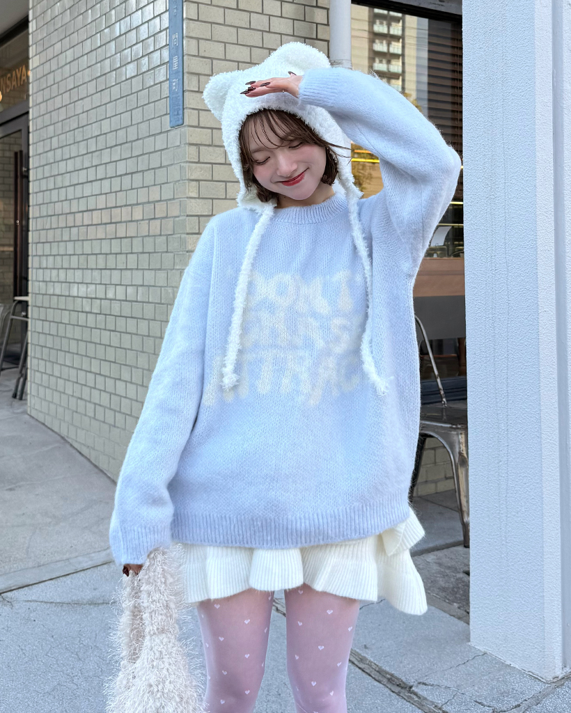 レタリングポイントルーズヘアリーニットセーター