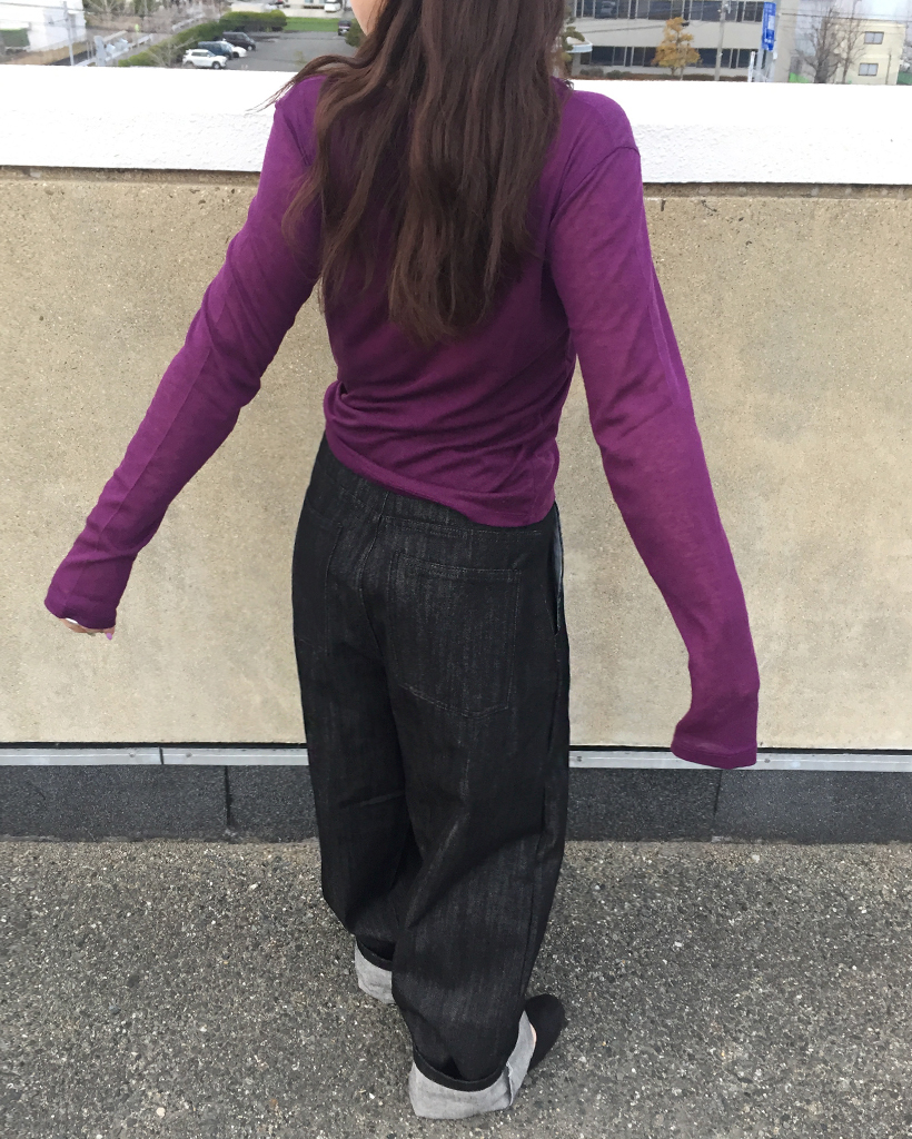 センターインタックリジッドバギージーンズ