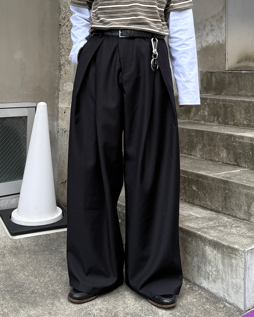 （ユニセックス）インタックサイドジェッテッドポケットスラックス