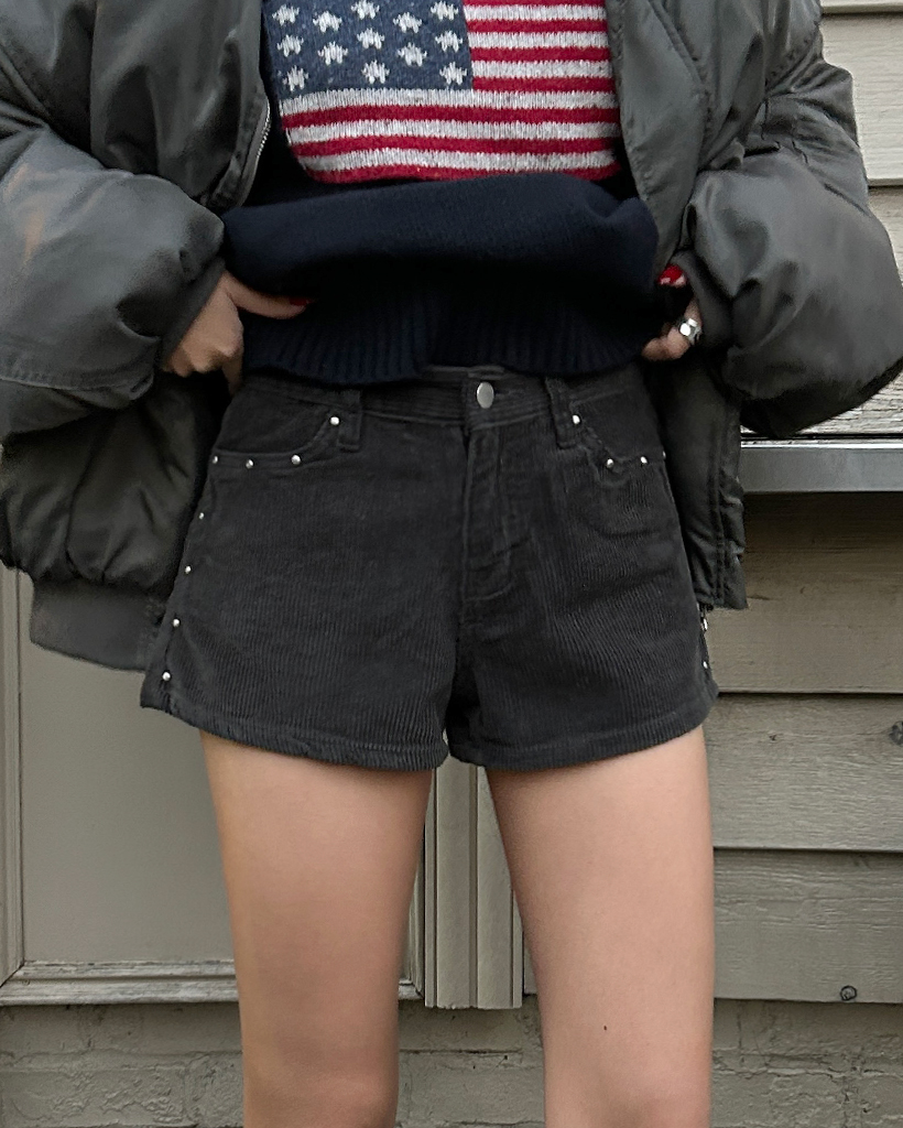 シルバーラウンドスタッズコーデュロイショートパンツ