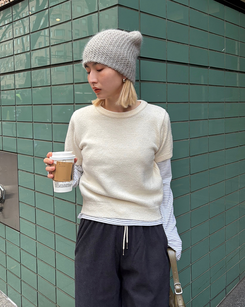 シンプルハーフスリーブニット