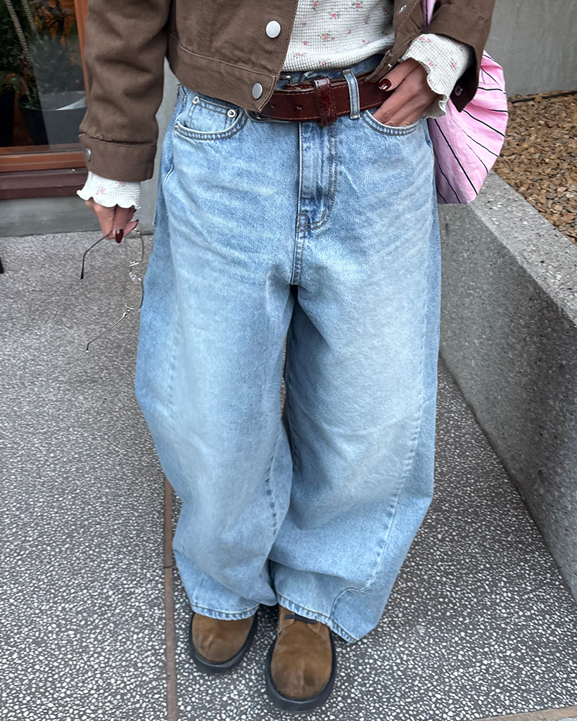 バックユニークセンターシームダブルポケットジーンズ