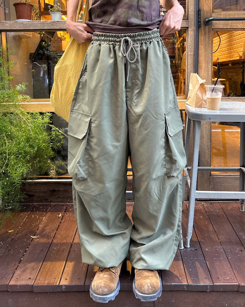 shury ナイロンカーゴパンツ ドロストナイロンカーゴパンツ(130~160cm)｜ベベ オンライン