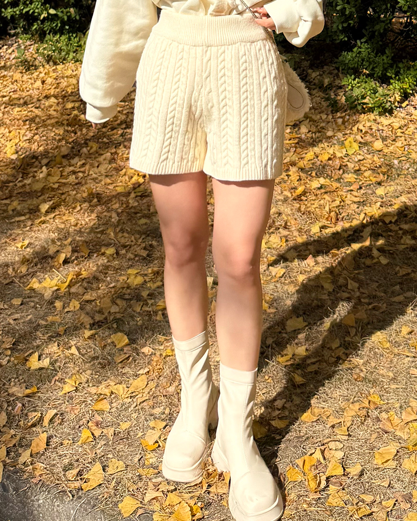 ケーブルニットスリムショートパンツ