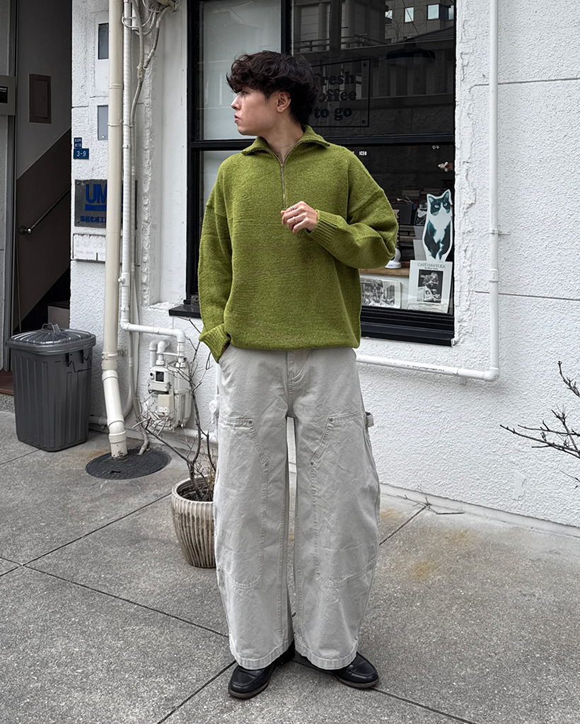 ハイネックハーフジップアップニット