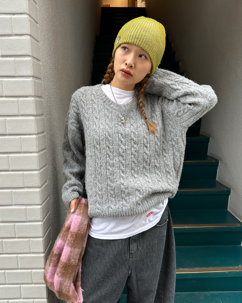 Vネックケーブルハイゲージニットセーター | ファッション通販サイト NUGU