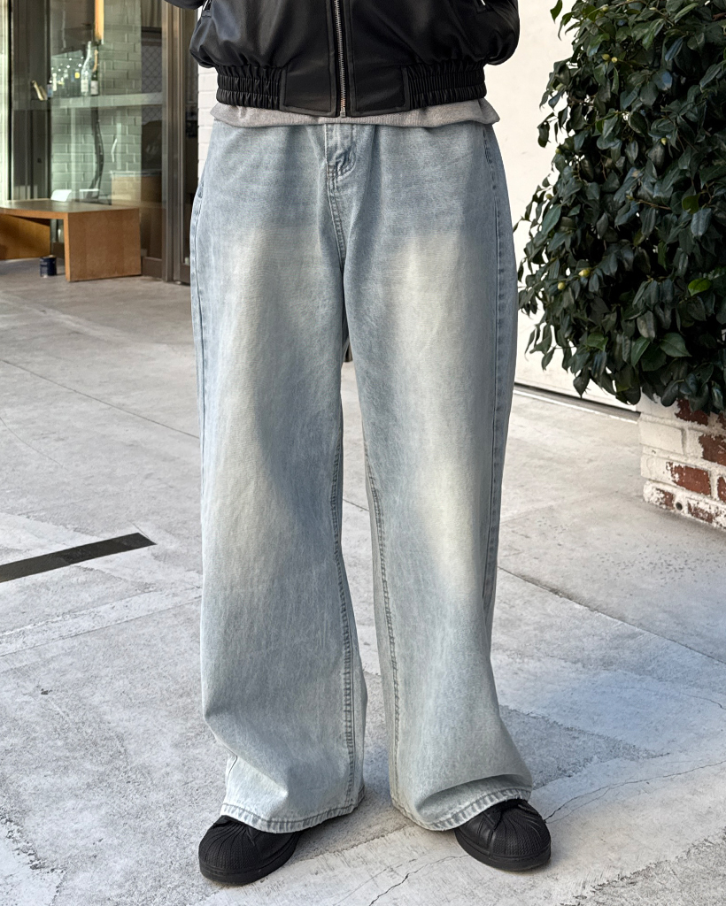 （ユニセックス）グラデヒゲウォッシュワイドジーンズ