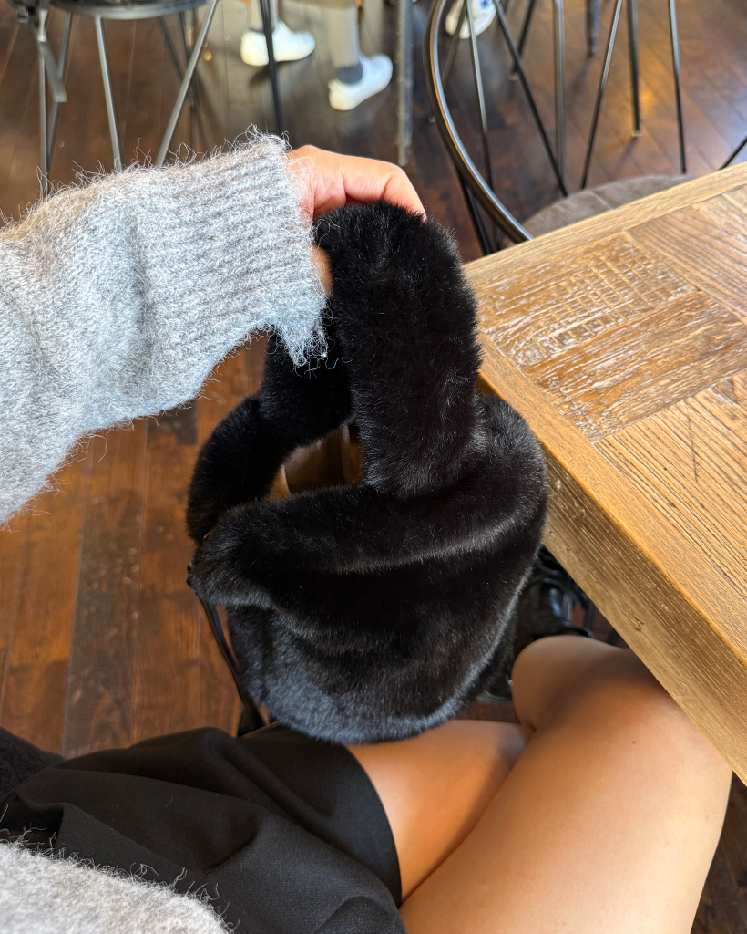 ファードローストリングハンドバッグ