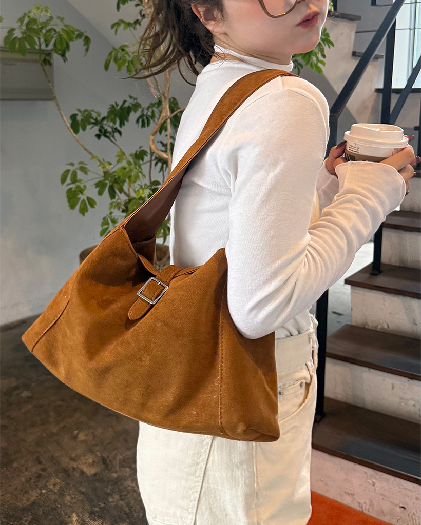 スエードバックルショルダーバッグ | ファッション通販サイト NUGU