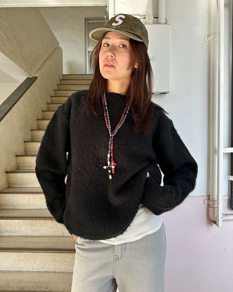 （ユニセックス）ウールミックスラウンドネックヘアリーニット