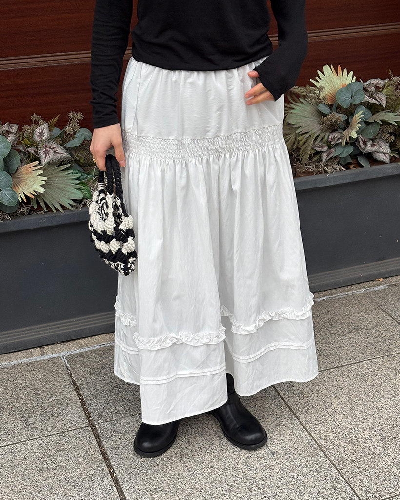 シャーリングフリルヨークフレアロングスカート