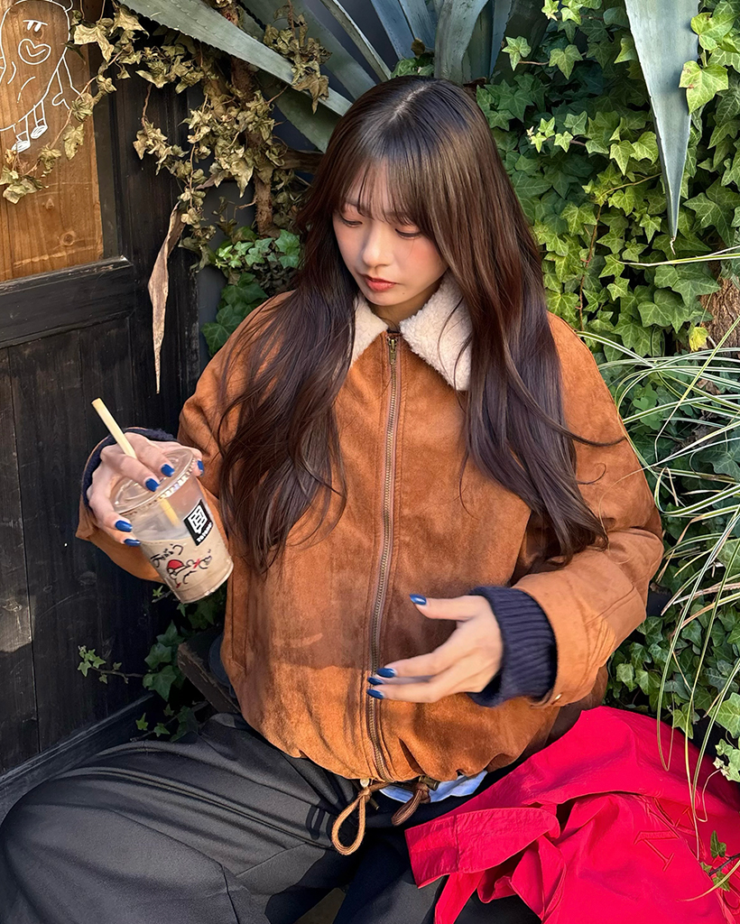 チンストラップ付きフェイクレザーボアムートンジャケット (2color