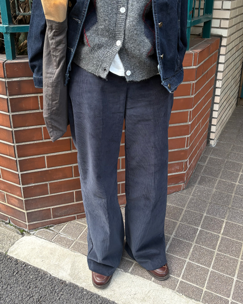 ユニークパイピングポケットスリムコーデュロイパンツ