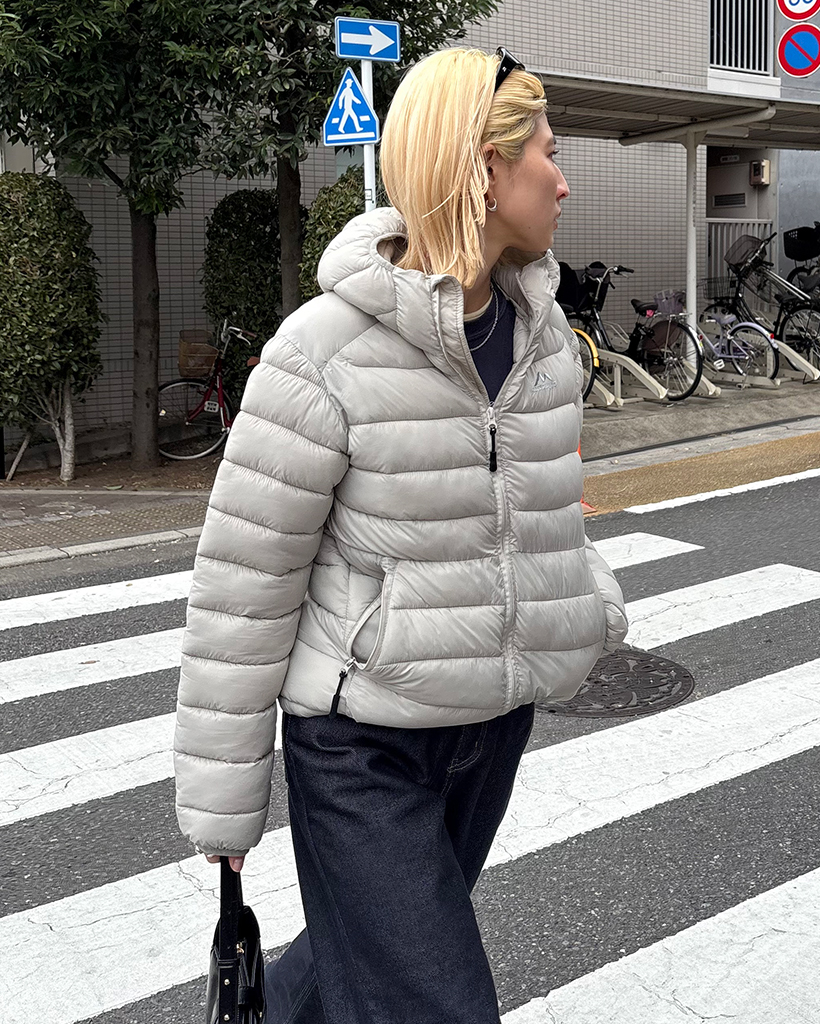 マウンテントポイントハイネックフードライトダウンジャケット