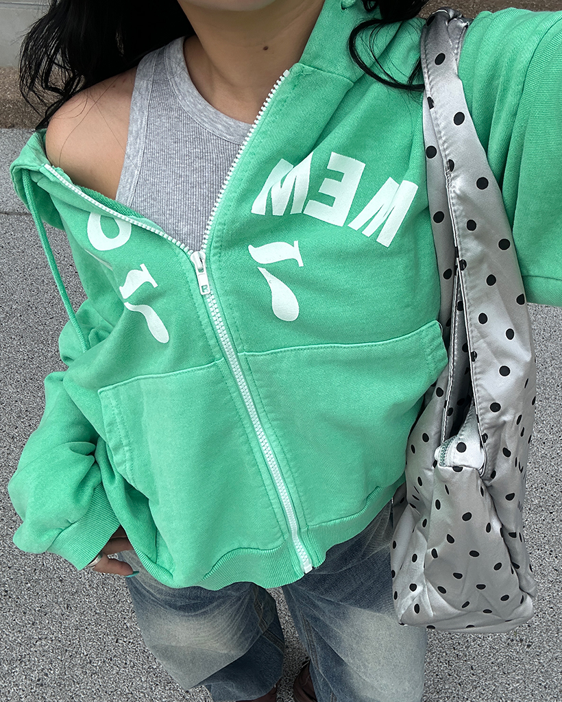 memory77ジップアップパーカー