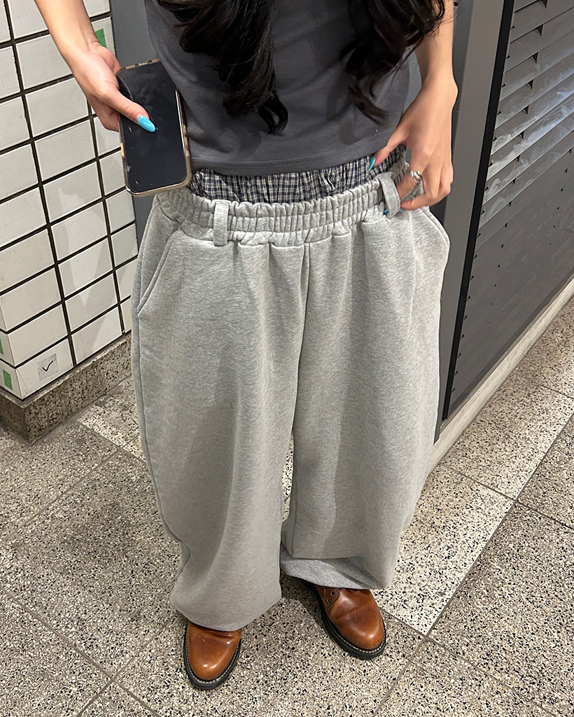 （ユニセックス）チェックレイヤードベルトループスウェットパンツ