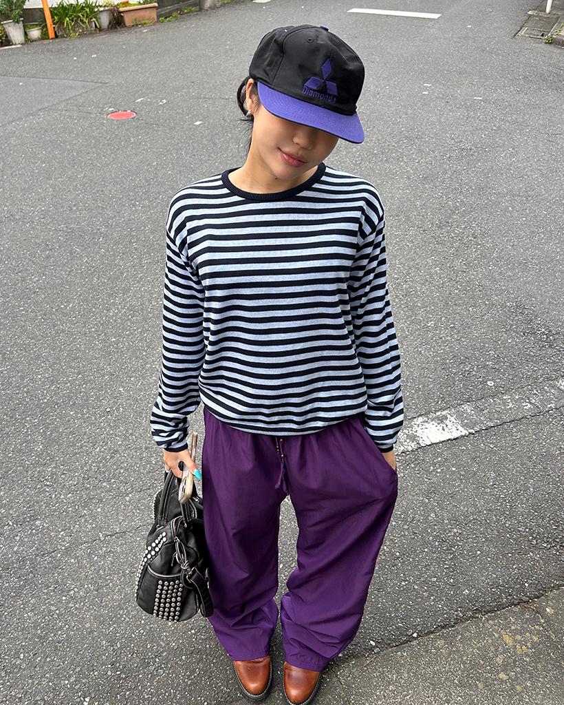 ラウンドネックルーズロングスリーブニット