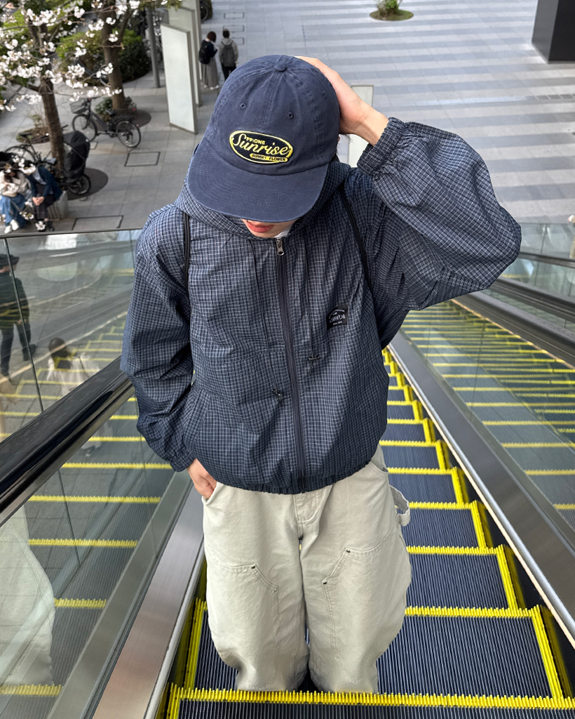 （ユニセックス）SUNRISEステッチストレートキャップ