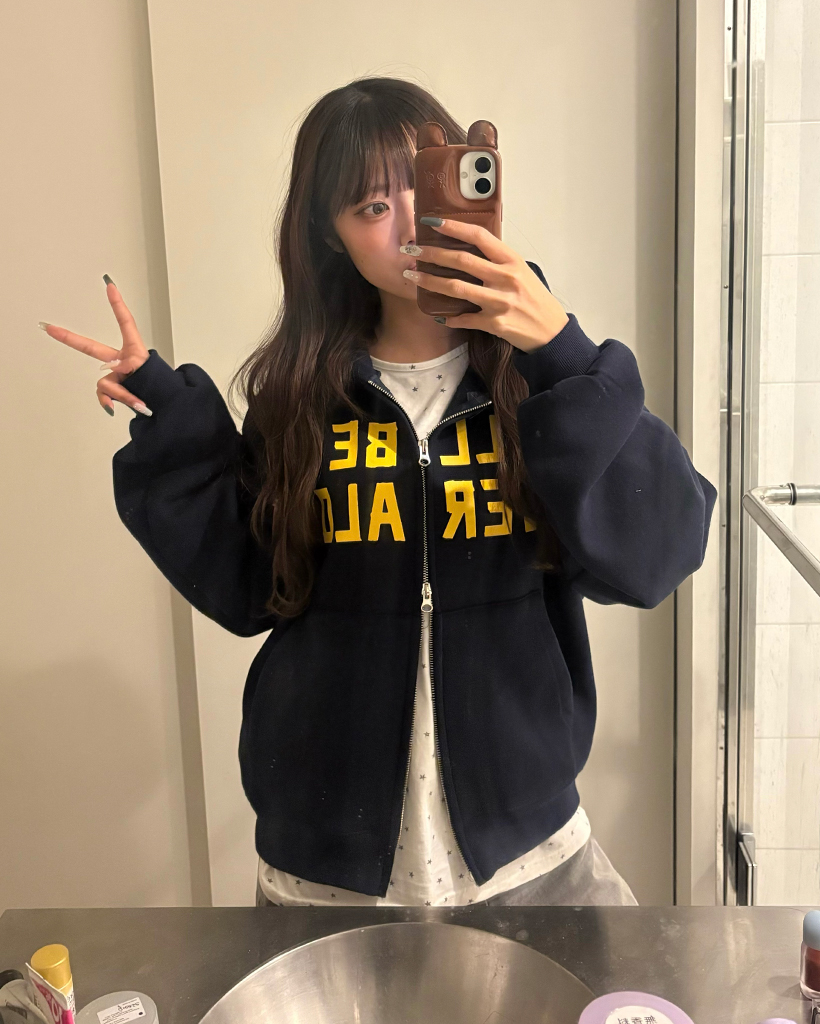 （ユニセックス）レタリングダブルジップ裏起毛パーカー