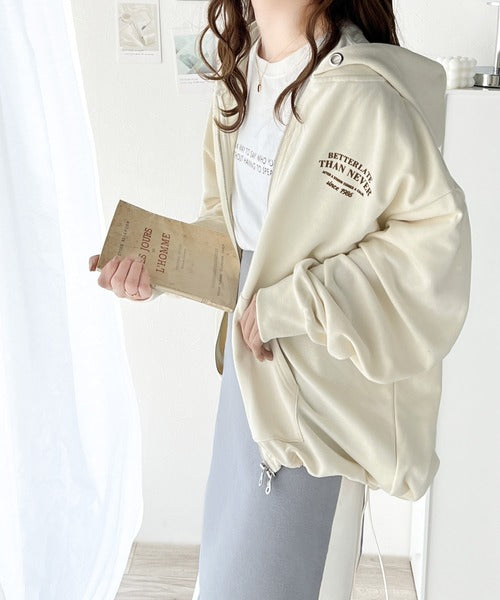 大人のレトロなアメカジテイスト。裏毛ダブルジップフロッキープリント