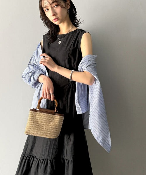 軽やかな美シルエット。軽量ストレッチサイドドロスト