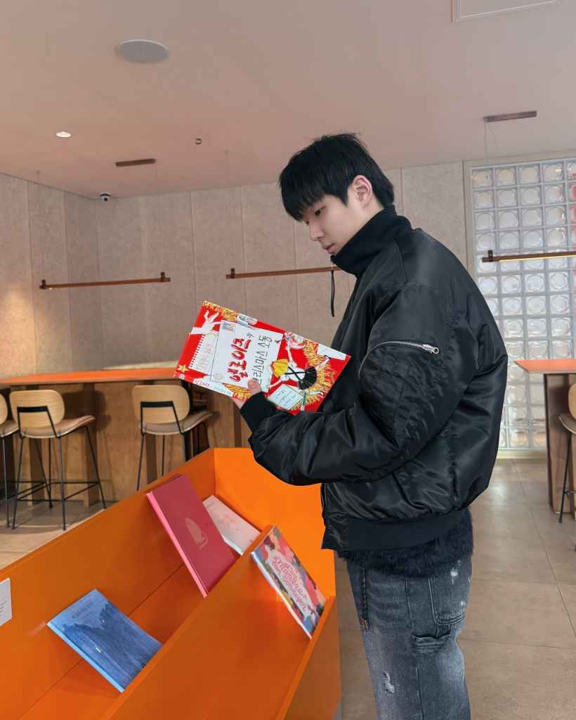 ハイネッククロップドボンバージャケット | ファッション通販サイト NUGU