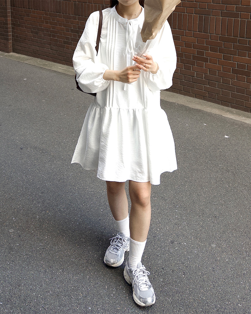 ピンタックロングブラウス