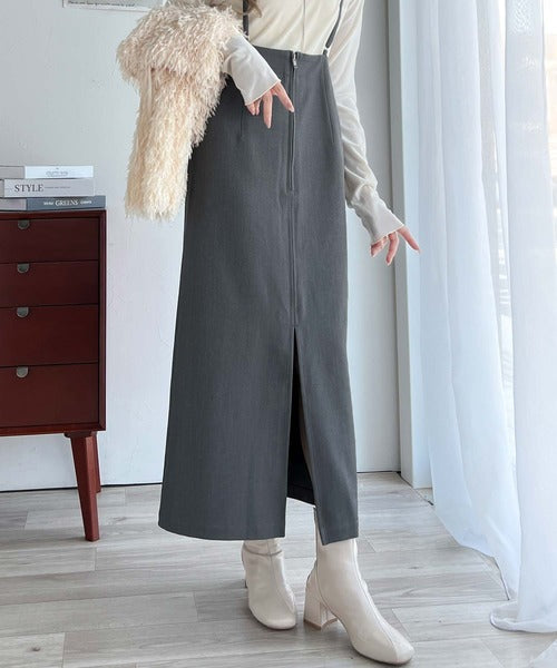 女性らしい上品シルエット。前後2wayサスペンダー付きタイトスカート