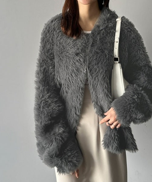 ふわっと包まれる心地よさ。モコモコフェザーニットホックカーディガン