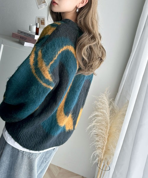 1枚で映える主役級。ウェーブ柄ダブルジャガードシャギーニットプル