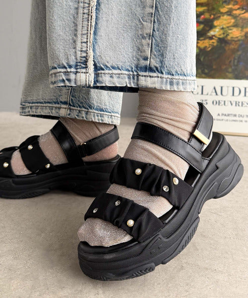 mily bilet】大満足のトレンド感♪注目のビジュー付き厚底サンダル