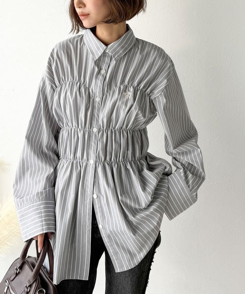 大人のシルエット美人を叶える、ビスチェ風シャーリング長袖シャツ