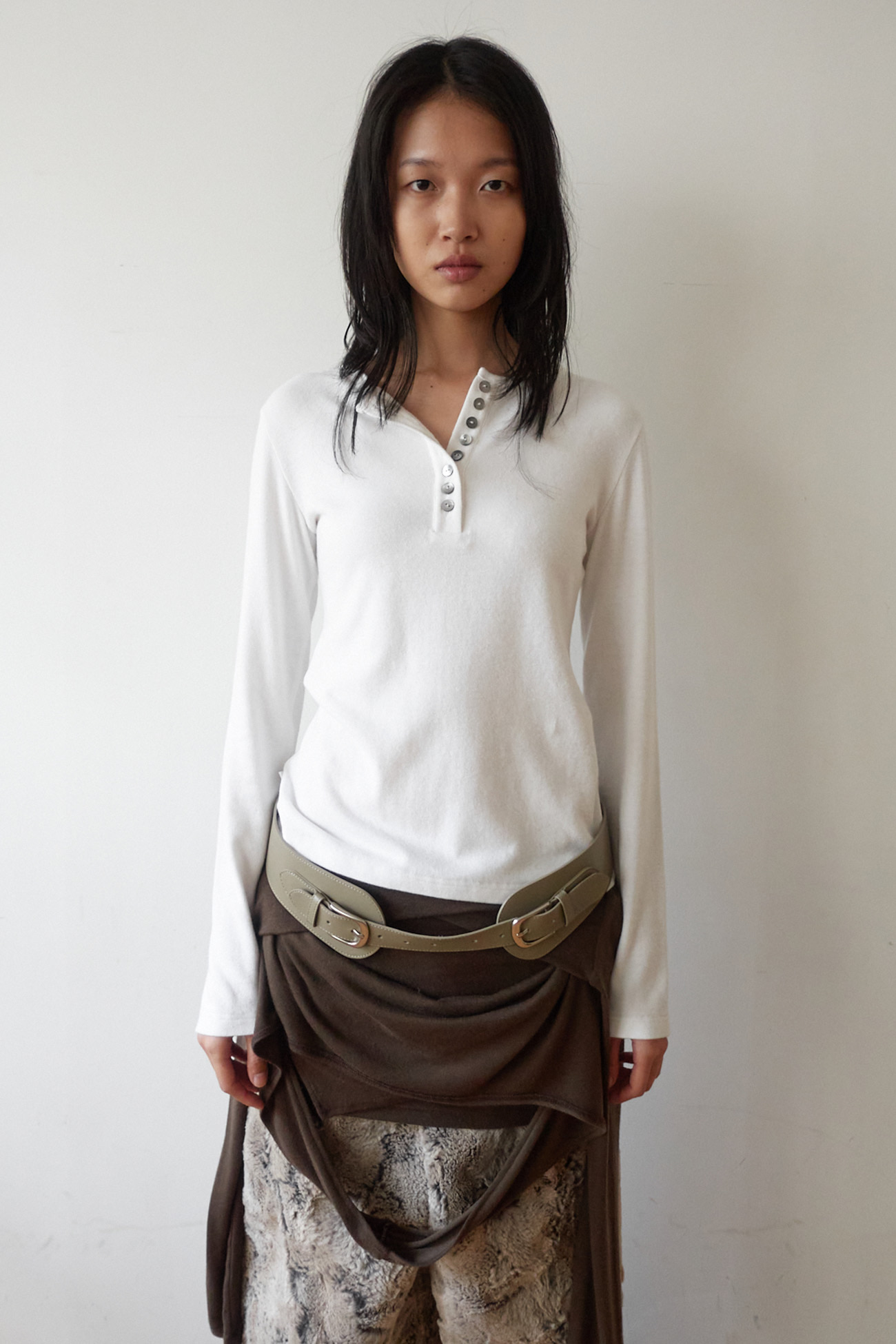 トップス OU EXCLUSIVE] CLASSIC BUTTON TOP / IVORY | ファッション通販サイト NUGU
